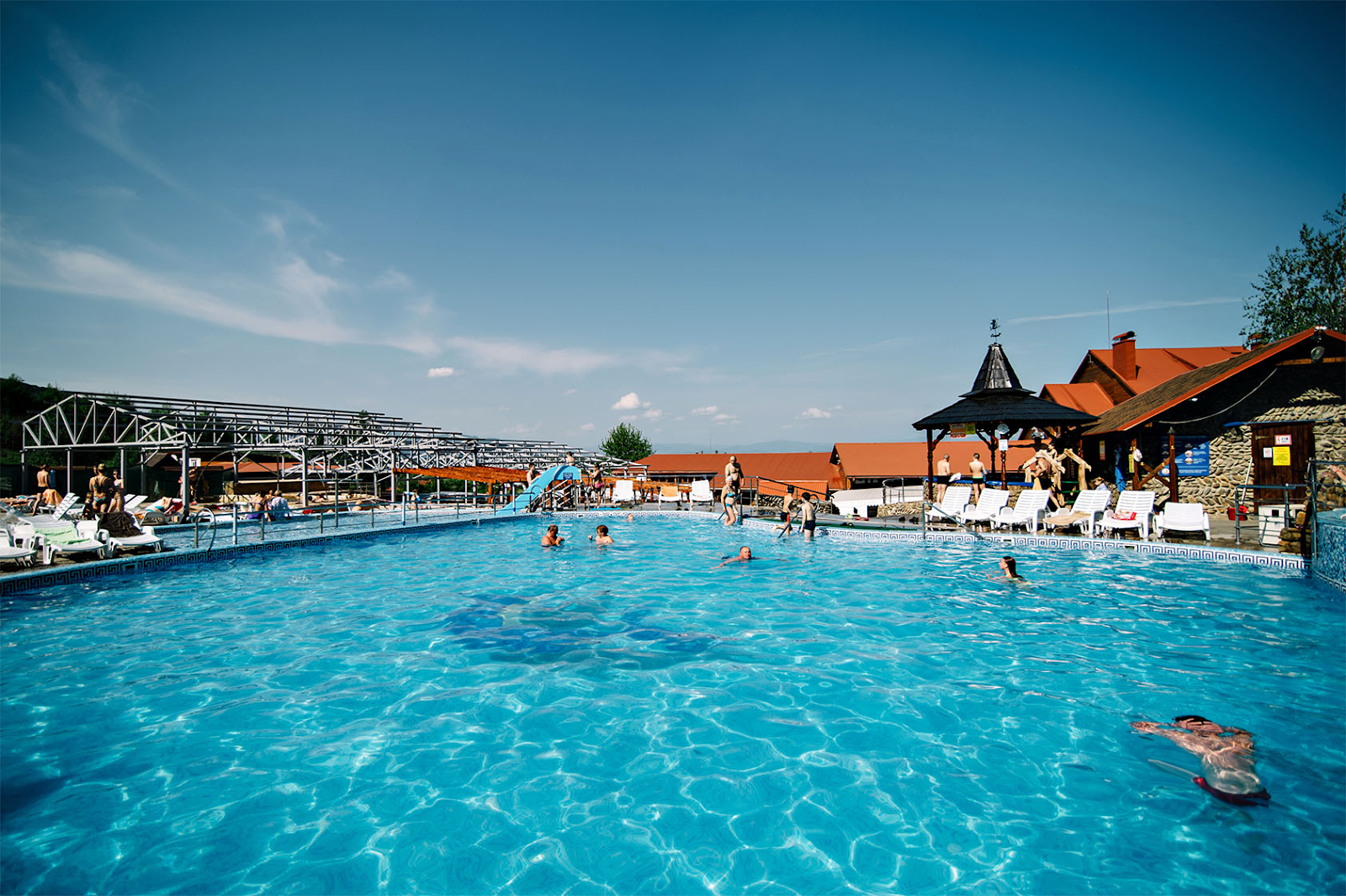 Бассейны и спа. Сколько стоит отдых на термальных водах Закарпатья осенью